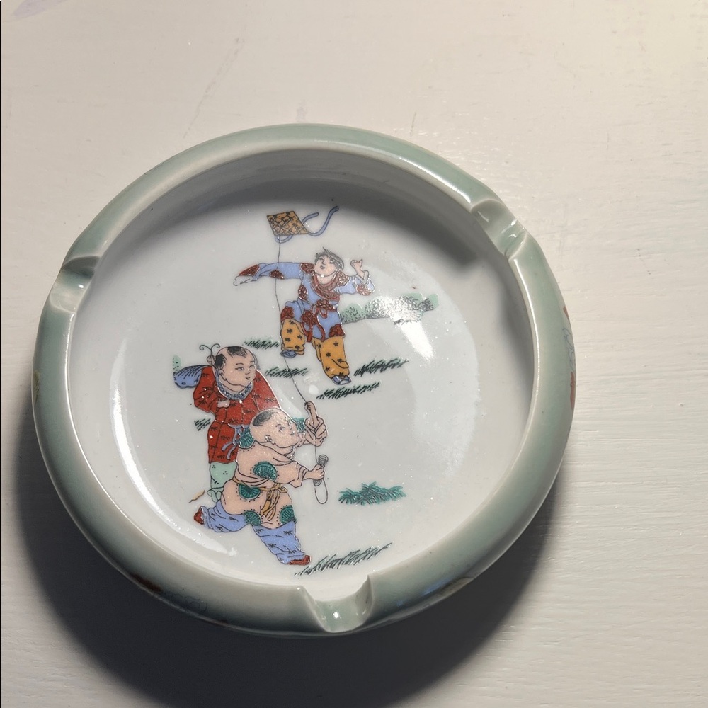 Vintage Ash Tray - Picture 2 of 4